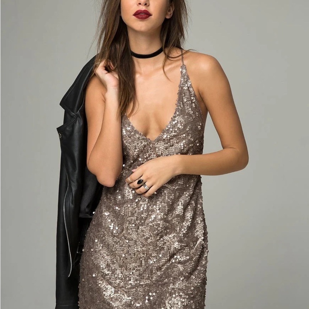 Purpura Dress In Glitter Sequin Antique Gold